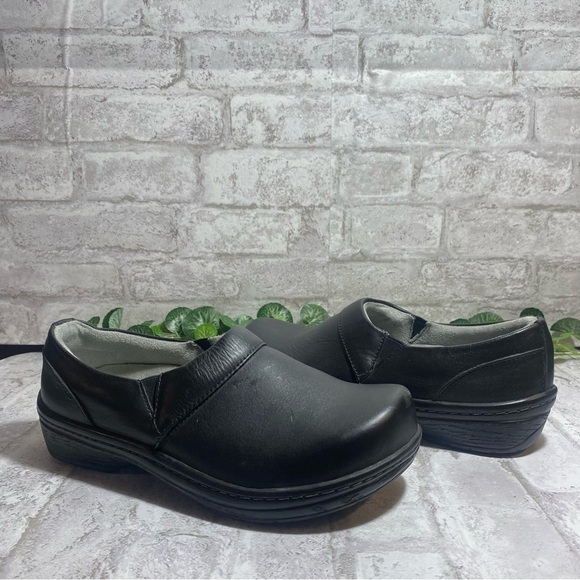 Klogs‎ Mission Black Leather Slip Resistant Non marking Shoes Size 9M - Picture 1 of 10